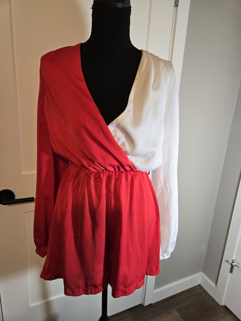NWT The Sang Red White Colorblock Satin V-Neck Romper Small